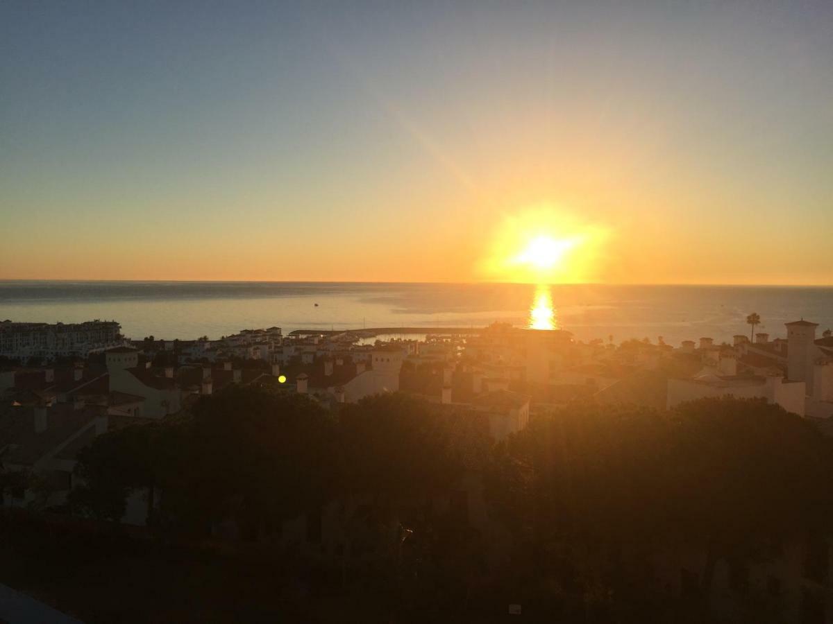 Duquesa Suite And Golf With A Spectacular Sea View Manilva Exterior photo